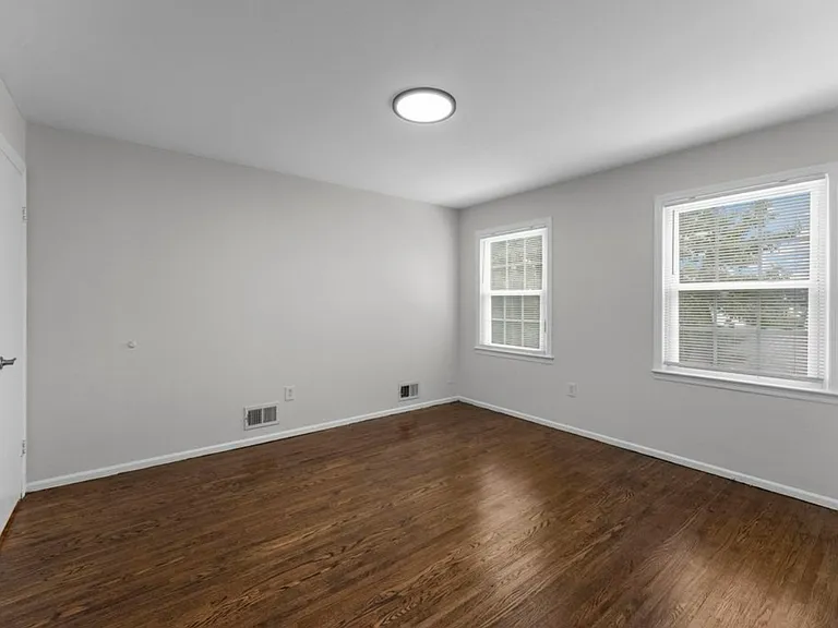 2763 Morris Ave #B — Photo 12