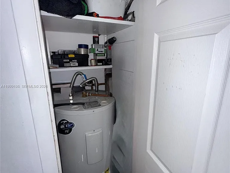 141 NE 10th Ave #17B — Photo 32