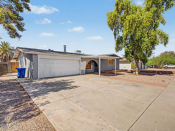 2nd image of 1825 E LA DONNA Drive