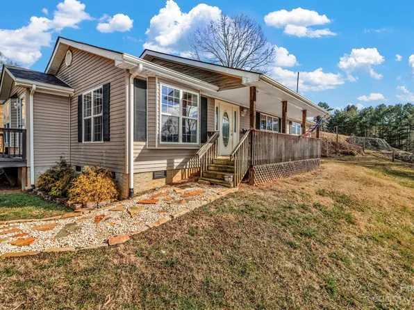 66 Eden Brook Dr, Canton, NC 28716