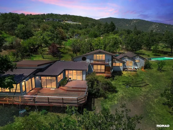 1750 Ashland Mine Rd, Ashland, OR 97520