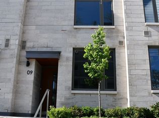 270 Davenport Rd #9, Toronto, ON M5R 0C1