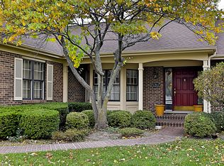 196 Old Wick Ln, Inverness, IL 60067