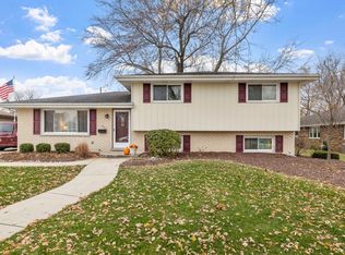 603 E 2nd St, Lockport, IL 60441