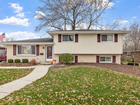 603 E 2nd St, Lockport, IL 60441