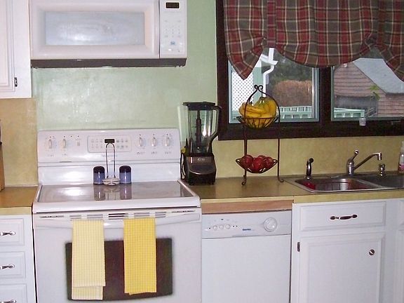 5th image of 710 Dickson St