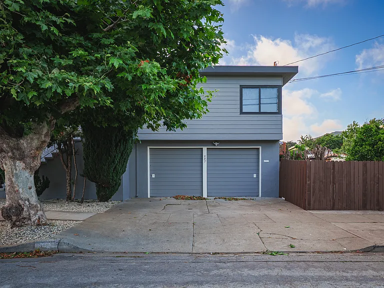 582 Euclid Ave — Photo 1