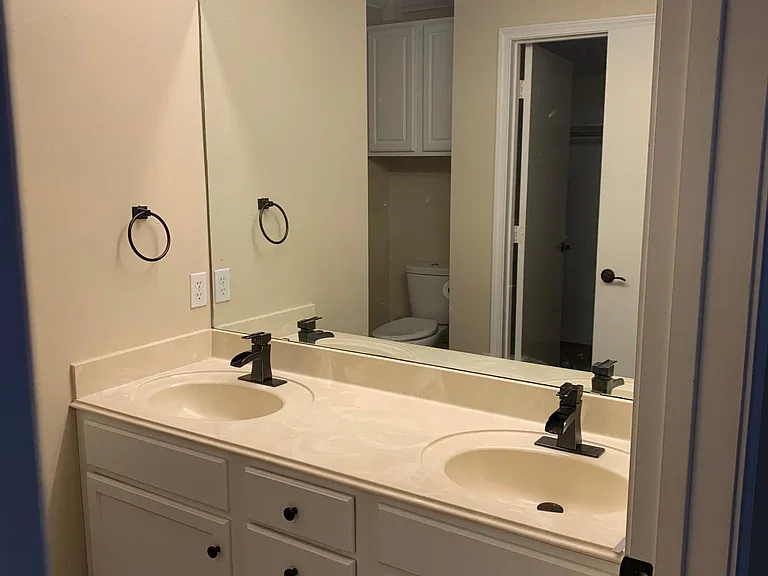 1817 Paverstone Ln — Photo 4