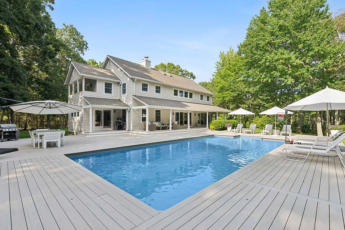 Building Photo - 39 Fresh Pond Rd