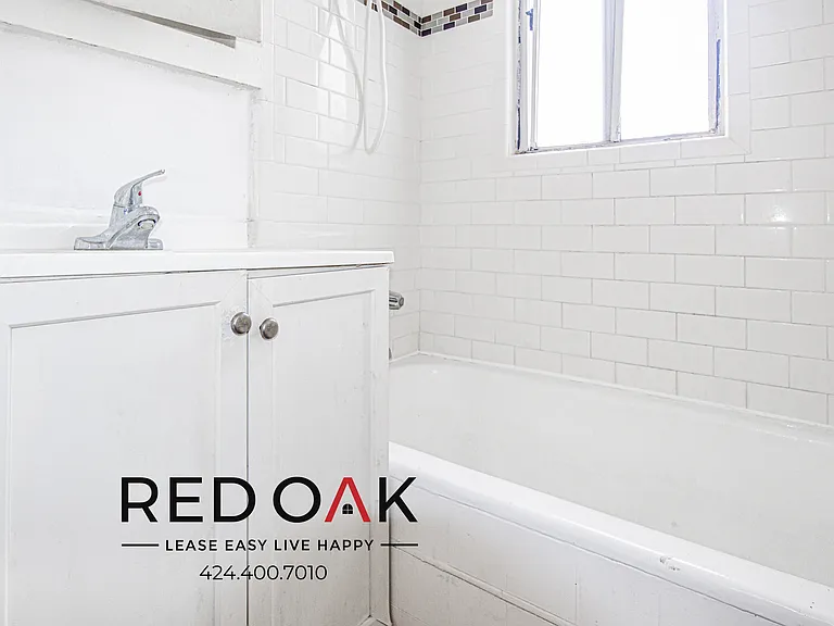 1405 S Berendo St #207 — Photo 7