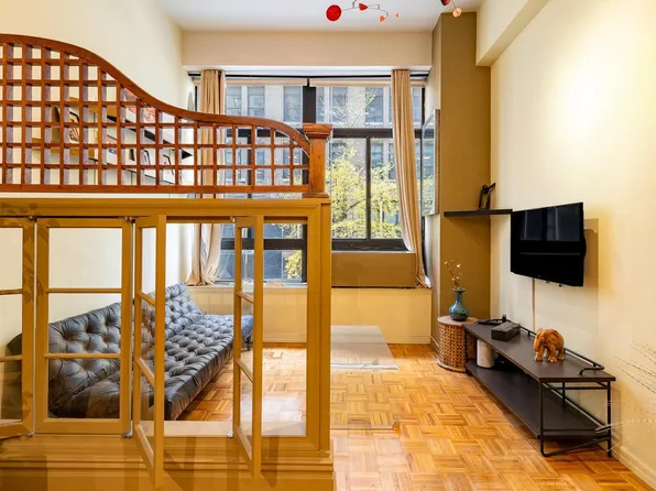 310 East 46th Street image 6 of 10