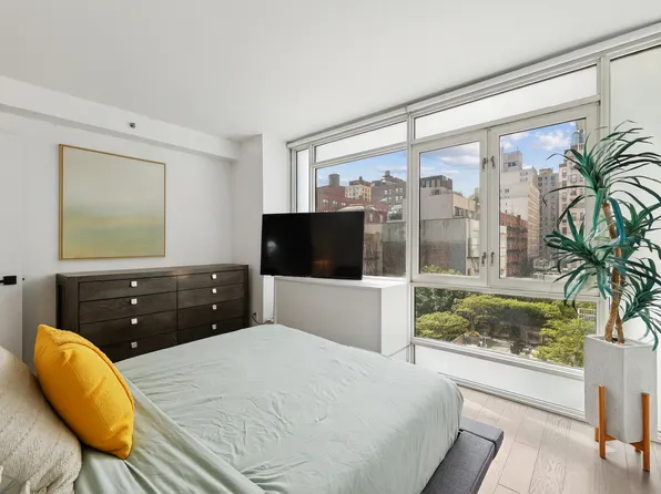 385 First Avenue image 10 of 16