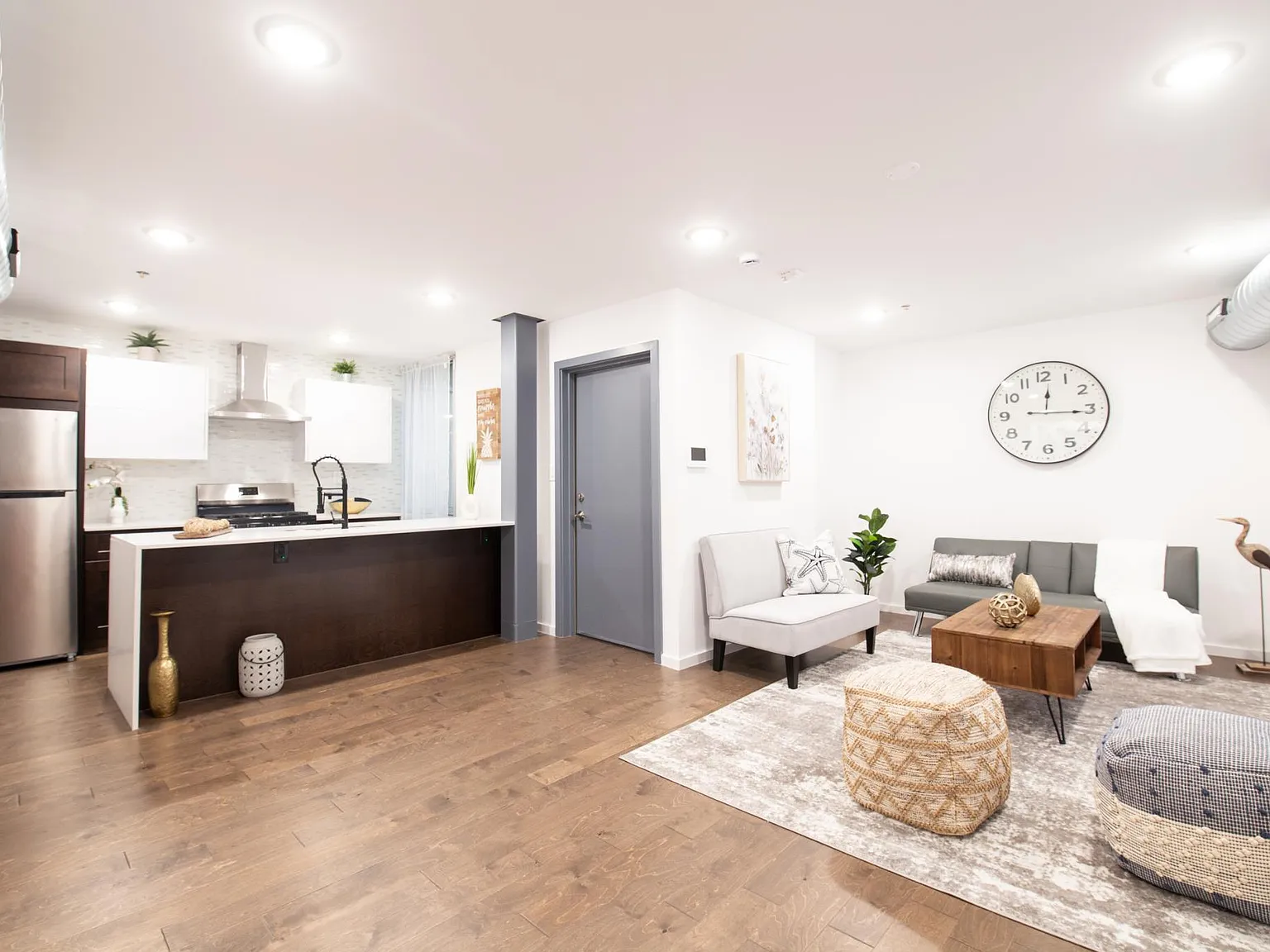 2 bed, 1200 sqft, $1,850 — Photo 1