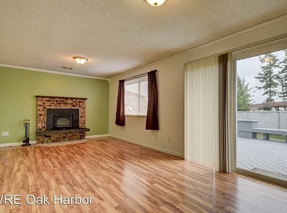 3rd image of 723 NW Hiyu Dr