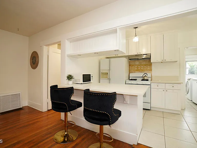 45 N Meridith Ave — Photo 7
