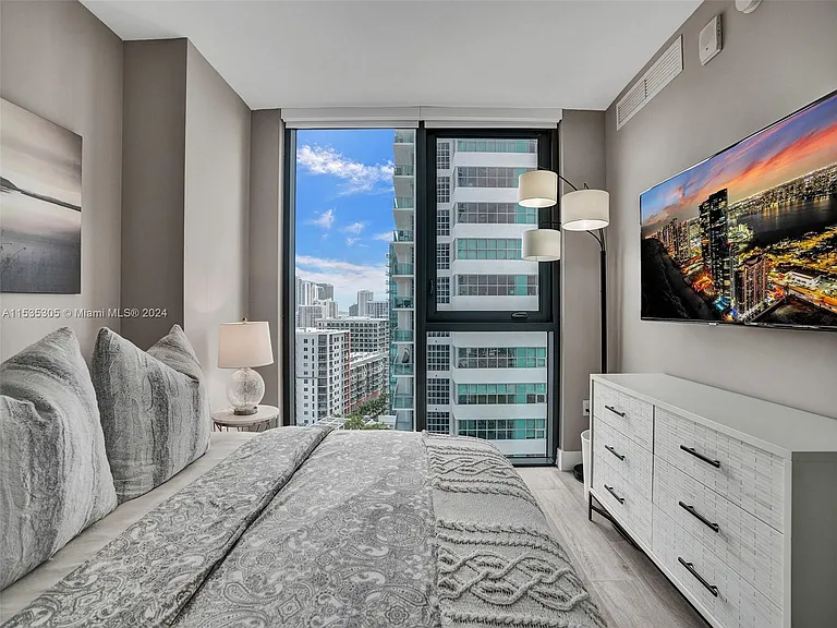 121 NE 34th St #1801 — Photo 41