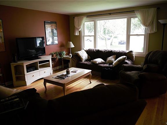 4th image of 23 Drechsler Ct