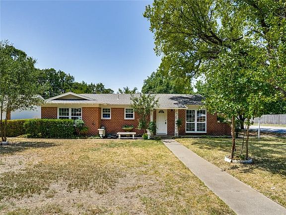 2nd image of 741 Briarwood Ln