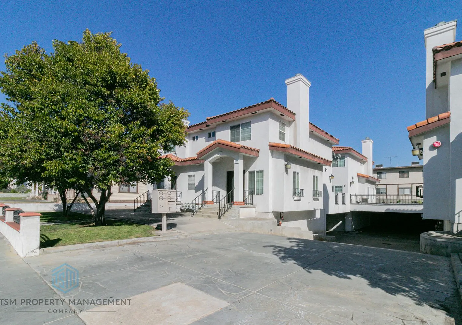 2 Bed 2.5 Bath Townhouse in Prime Location of Alhambra — Photo 2
