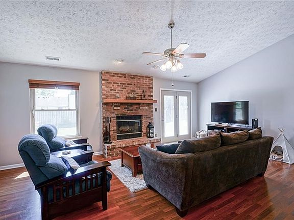3rd image of 4313 Guion Lakes Blvd