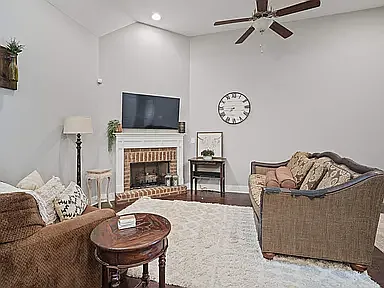 3859 Grants Ln — Photo 3