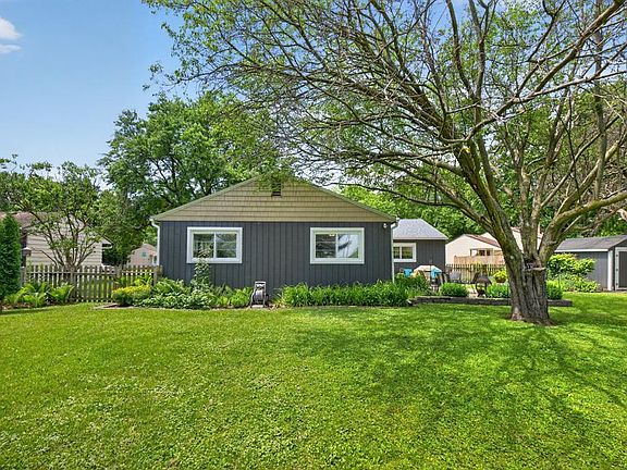 5th image of 1533 Damon Ct SE