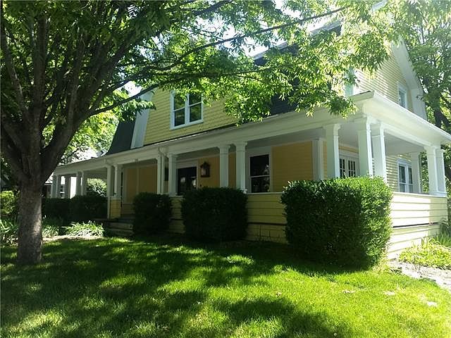 1st image of 506 N Main St NW