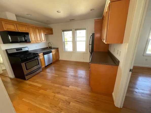 9 Roycroft Rd #2, Peabody, MA 01960