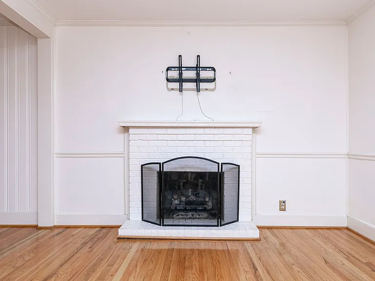 941 Evergreen Ave — Photo 8