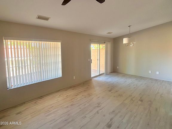 5th image of 559 S SAWMILL GARDENS Drive #6