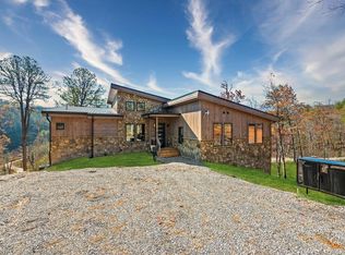 3114 Storm Bringer Dr, Sevierville, TN 37862