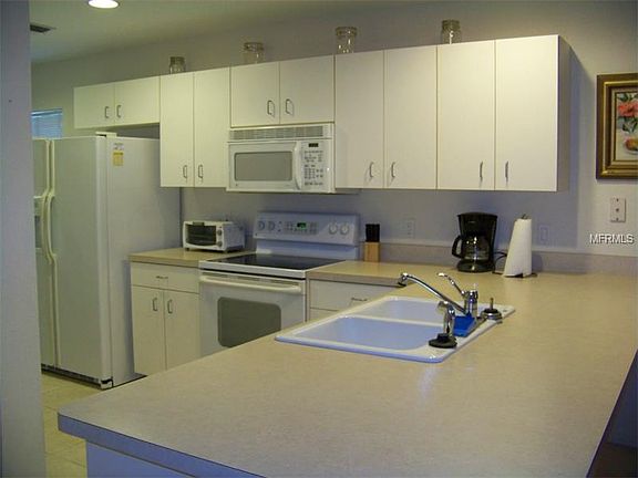 2nd image of 9600 Fiddlers Green Cir Unit 212