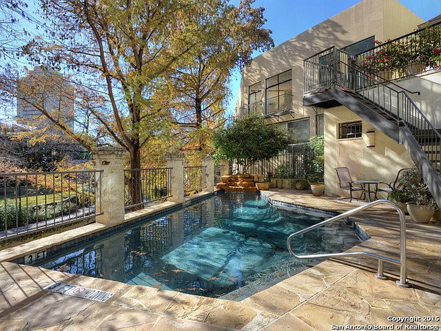 1st image of 1022 NAVARRO ST #203