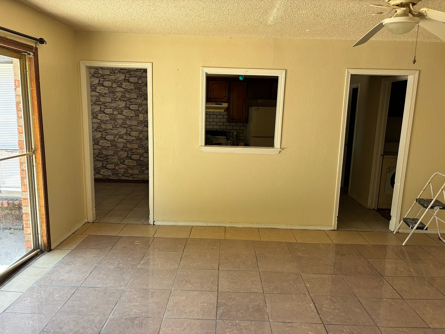 2 bed, 1100 sqft, $850 — Photo 1