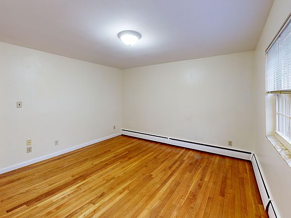 4th image of 27 Arlington Rd APT 23