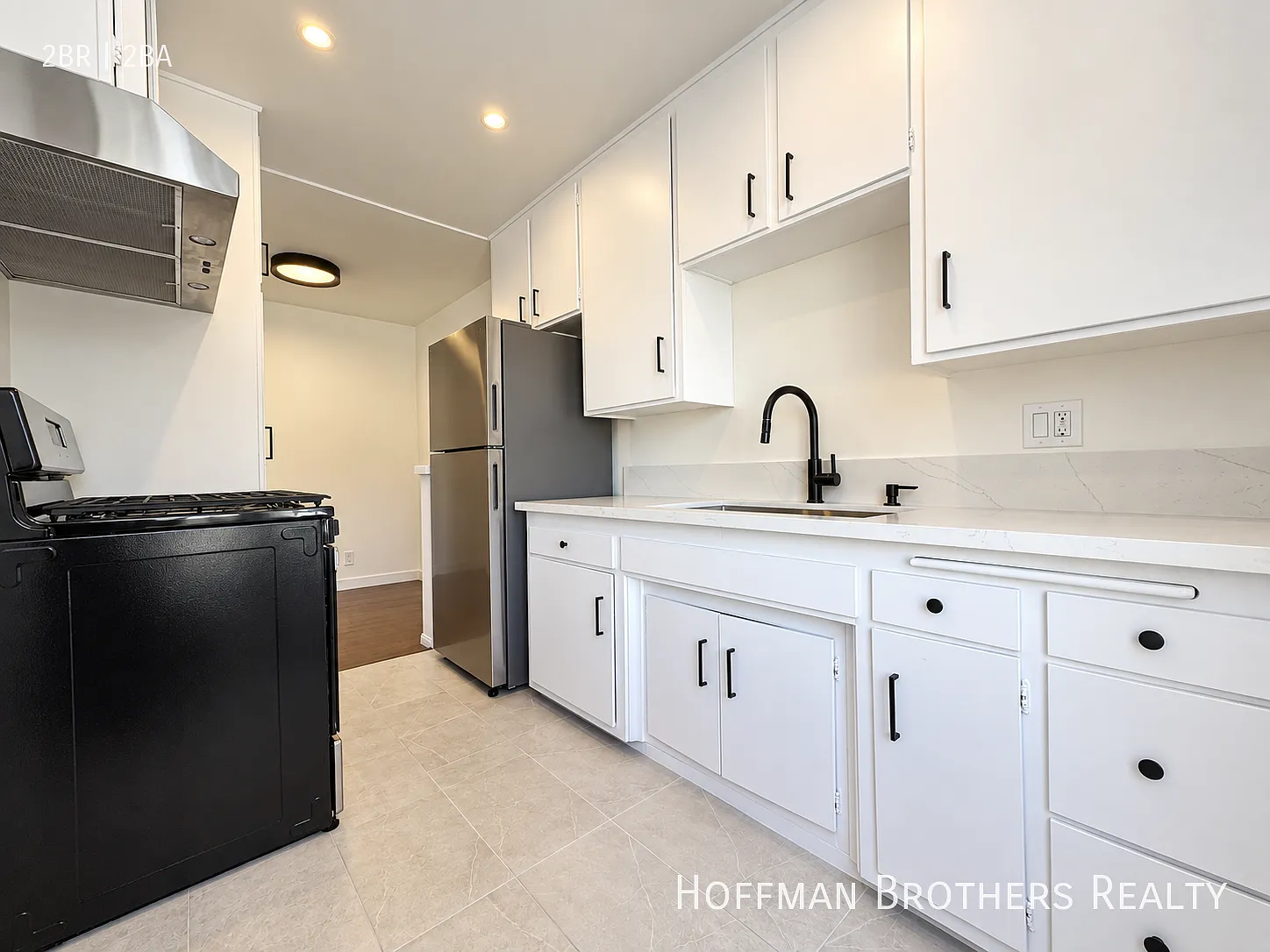 1020 N Edinburgh Ave — Photo 2