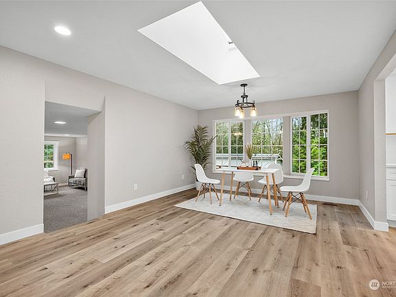 4th image of 12812 115th Street E