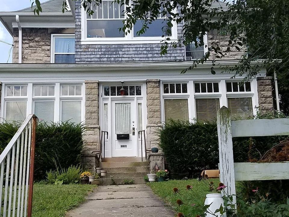 1st image of 718 E Brady St #C