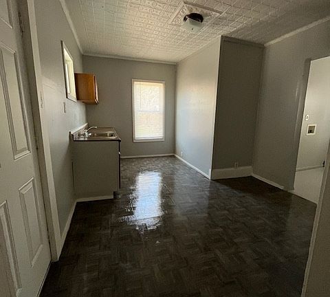 5th image of 1284 Clifford Ave