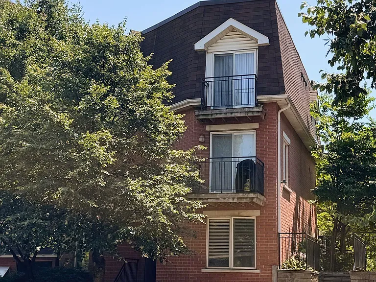50 Joe Shuster Way #220 — Photo 2