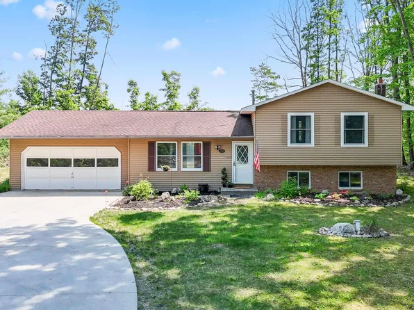 4304 Debra Dr, Traverse City, MI 49685