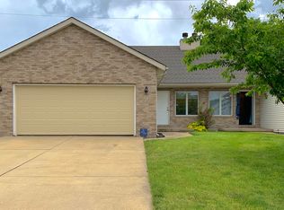 2823 Cronin Dr, Springfield, IL 62711