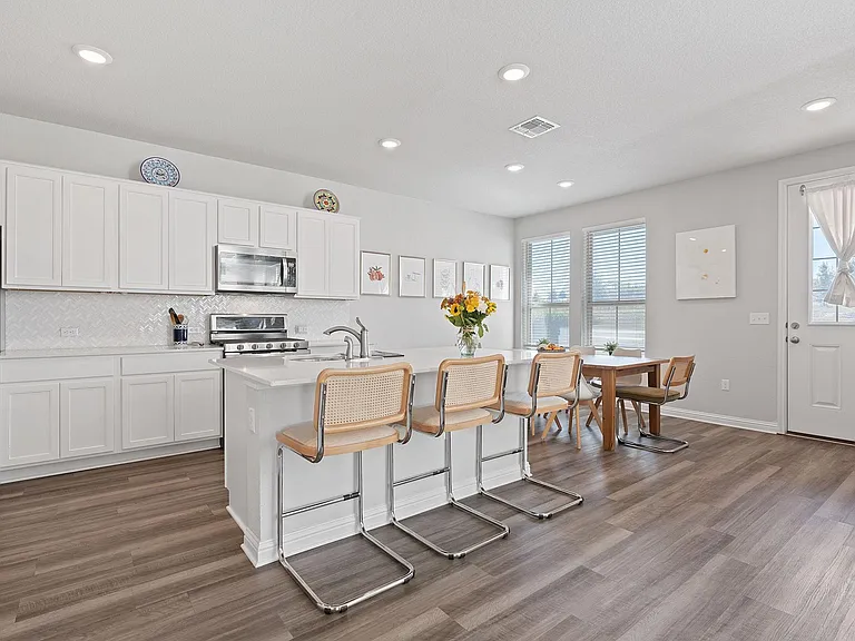 7906 Mandela Bnd — Photo 5