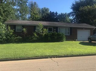 202 Laura St, Farmington, MO 63640