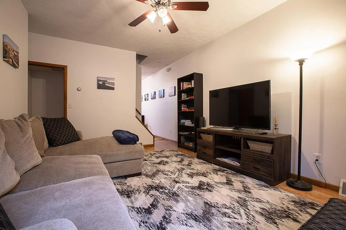 3 bed, 1.5 bath, 1500 sqft, $1,650 — Photo 4