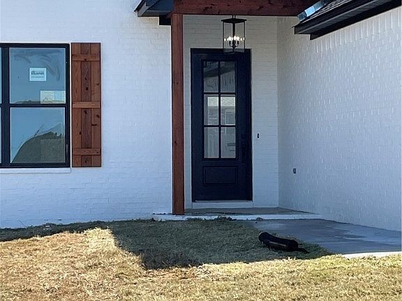 5th image of 404 Stoneledge Dr