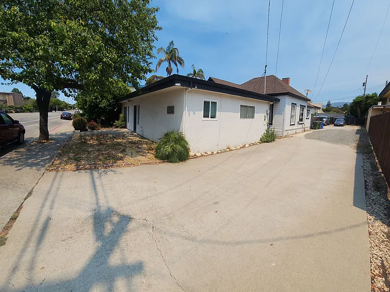 550 Foothill Blvd — Photo 17
