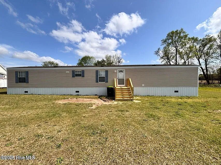 3 bed, 2.0 bath, $1,200 — Photo 1