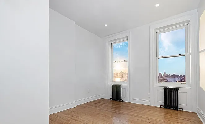 Rented by REAL New York | media 3