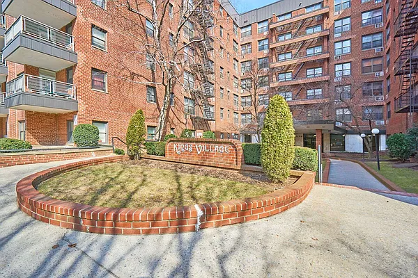 Sold by Compass | media 26